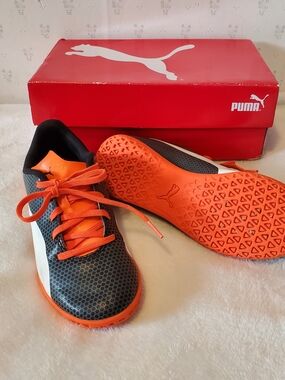 Puma Black & Orange Indoor Junior Soccer Shoes Size 3